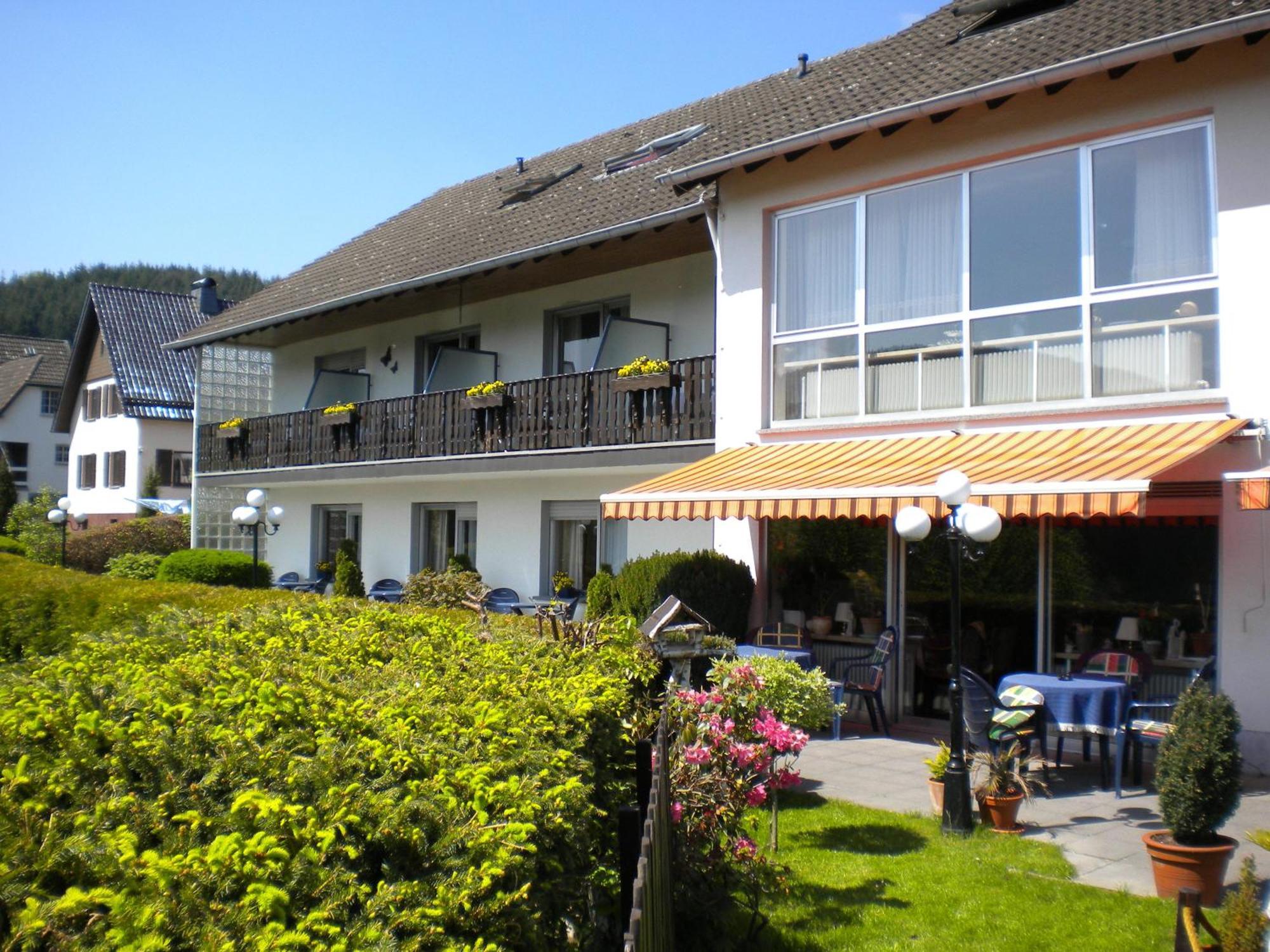 Hotel Pension Haus Berghof Hellenthal Exterior photo