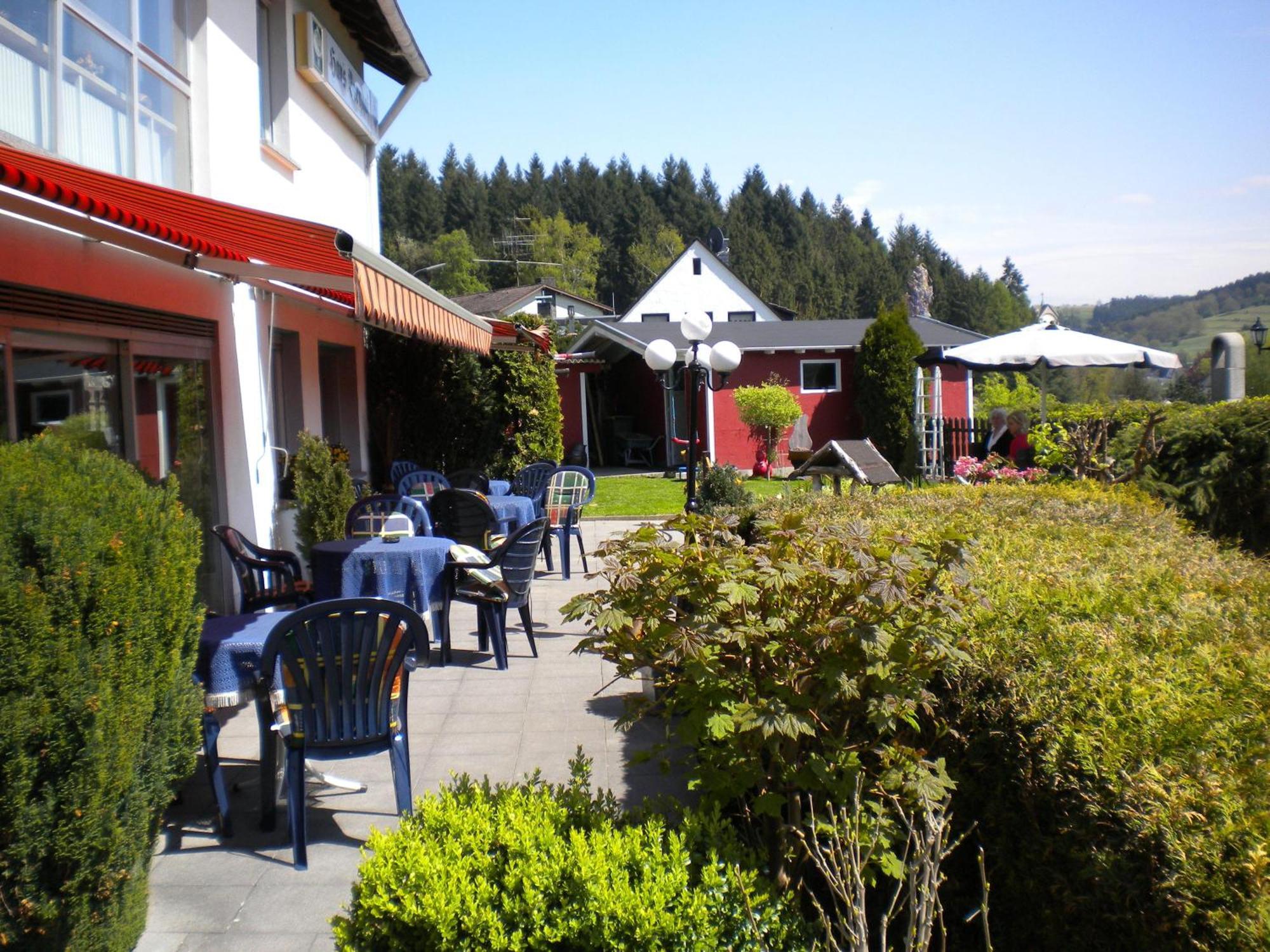 Hotel Pension Haus Berghof Hellenthal Exterior photo